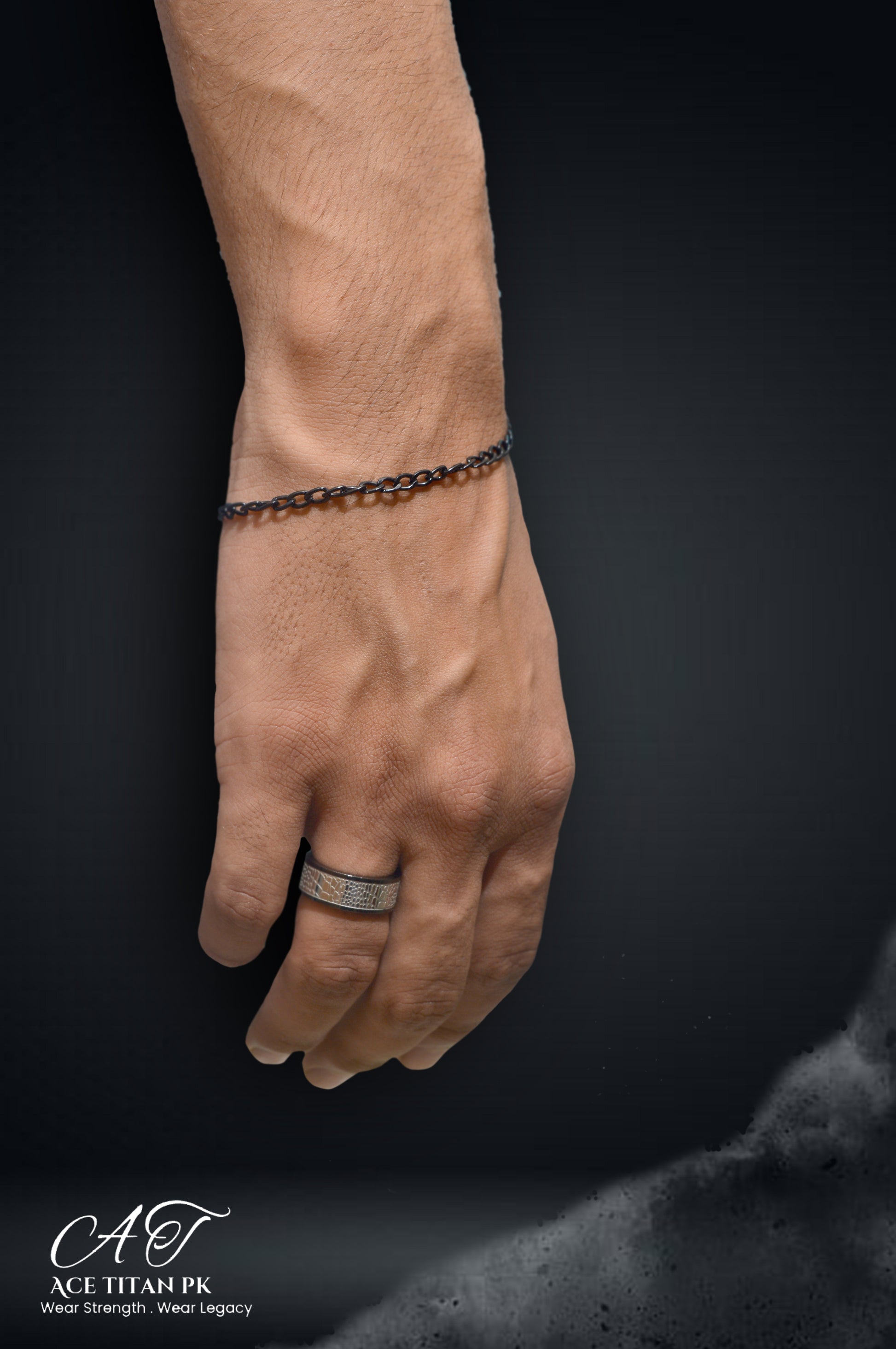 Elegant Black Bracelet – AceTitanPk