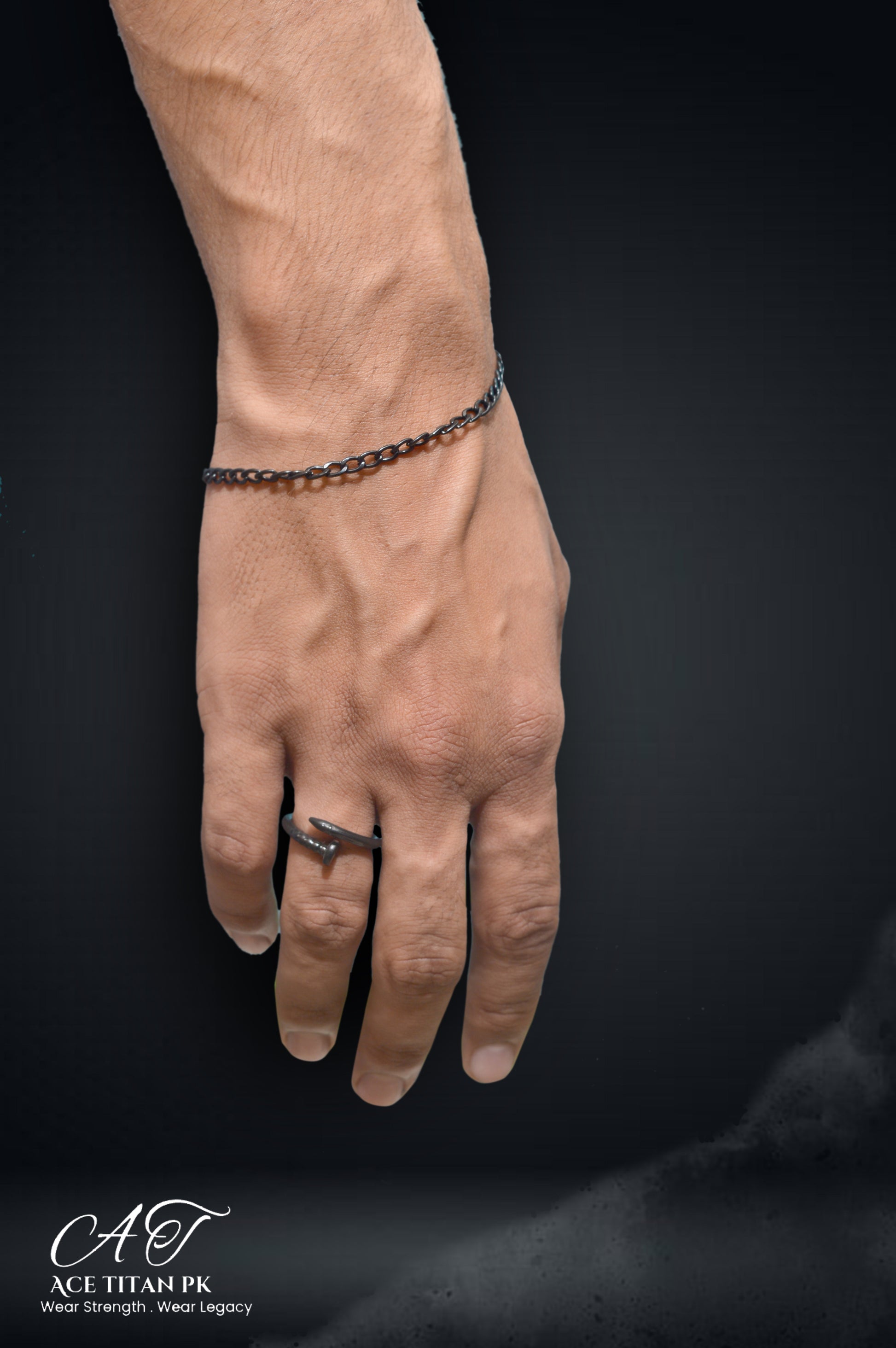 Elegant Black Nail Ring – AceTitanPk