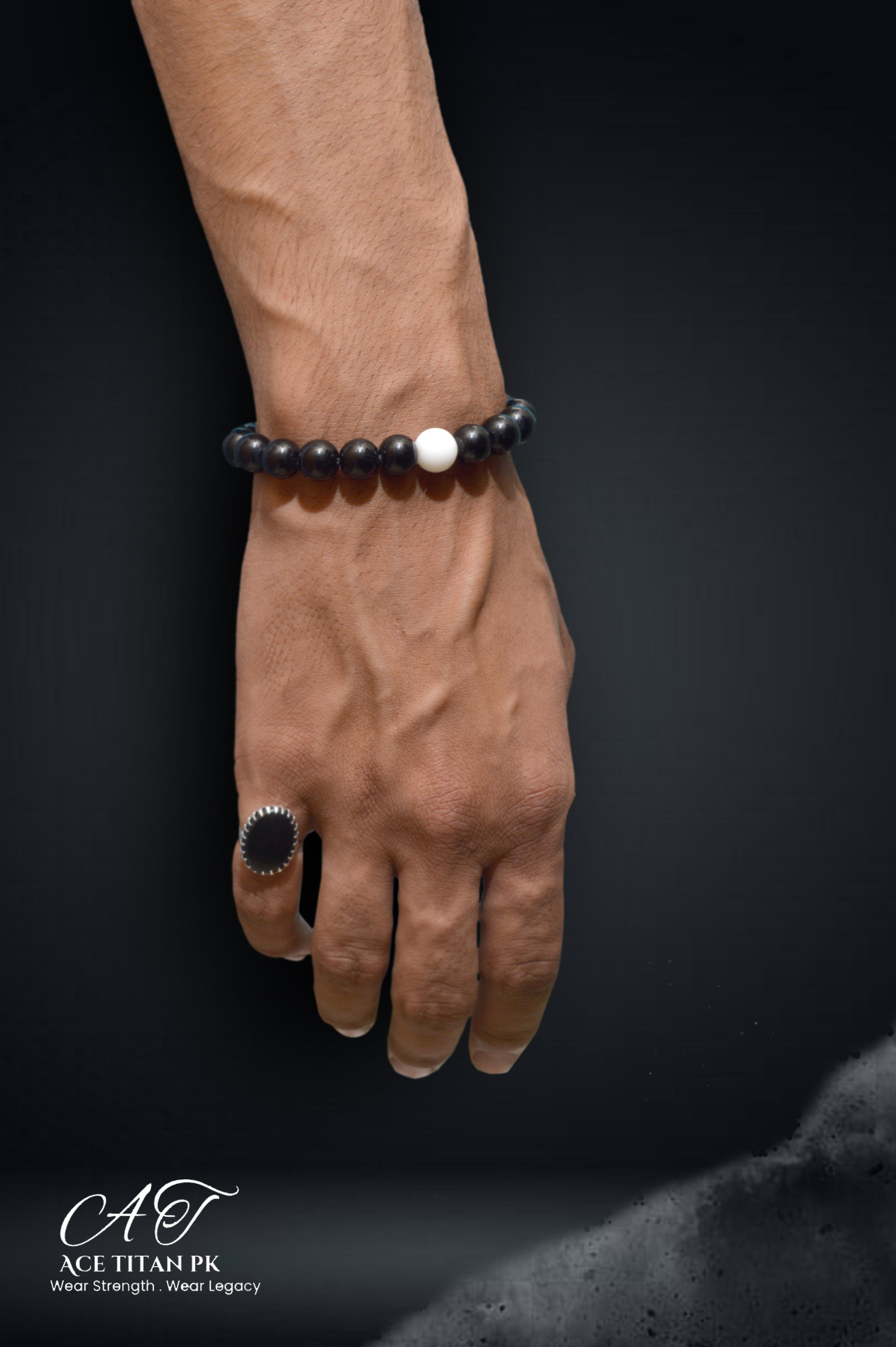 Elegant BlackSilver Ring – AceTitanPk